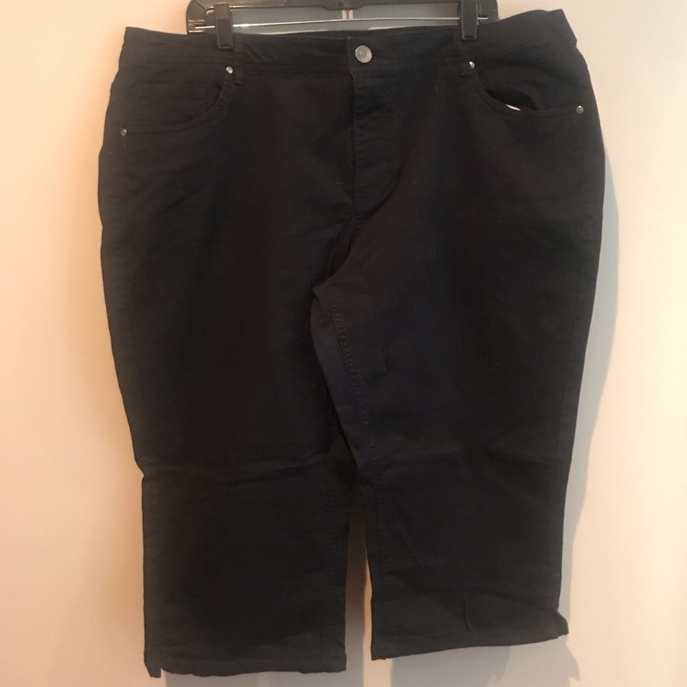 Lane Bryant  Black Twill Capri Size 22